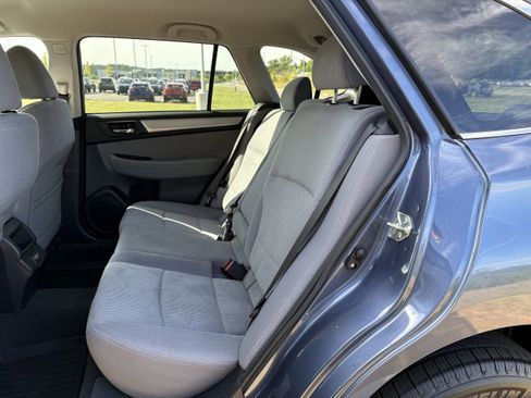 Used 2018 Subaru Outback 2.5i Premium AWD/4WD image 30