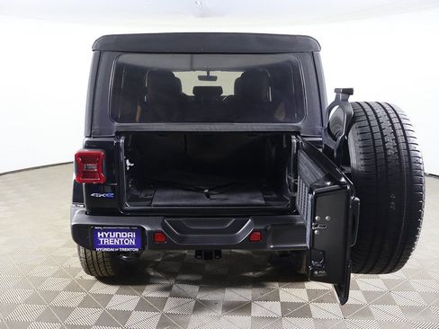 Used 2021 Jeep Wrangler Unlimited Sahara w/ Cold Weather Group AWD/4WD image 14