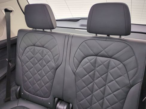 Used 2026 BMW X7 xDrive40i image 32