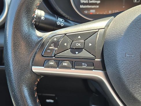 Used 2020 Nissan Versa SR FWD image 32