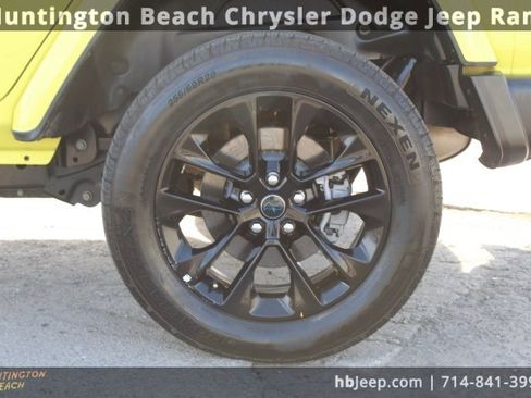 Used 2024 Jeep Wrangler Unlimited Sahara image 8