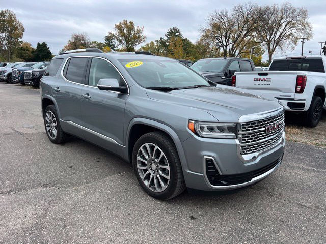 Used 2023 GMC Acadia Denali w/ Denali Ultimate Package AWD/4WD image 3
