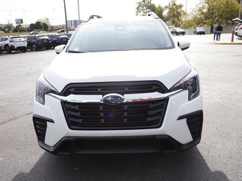 Used 2024 Subaru Ascent Premium w/ Convenience Package image 8