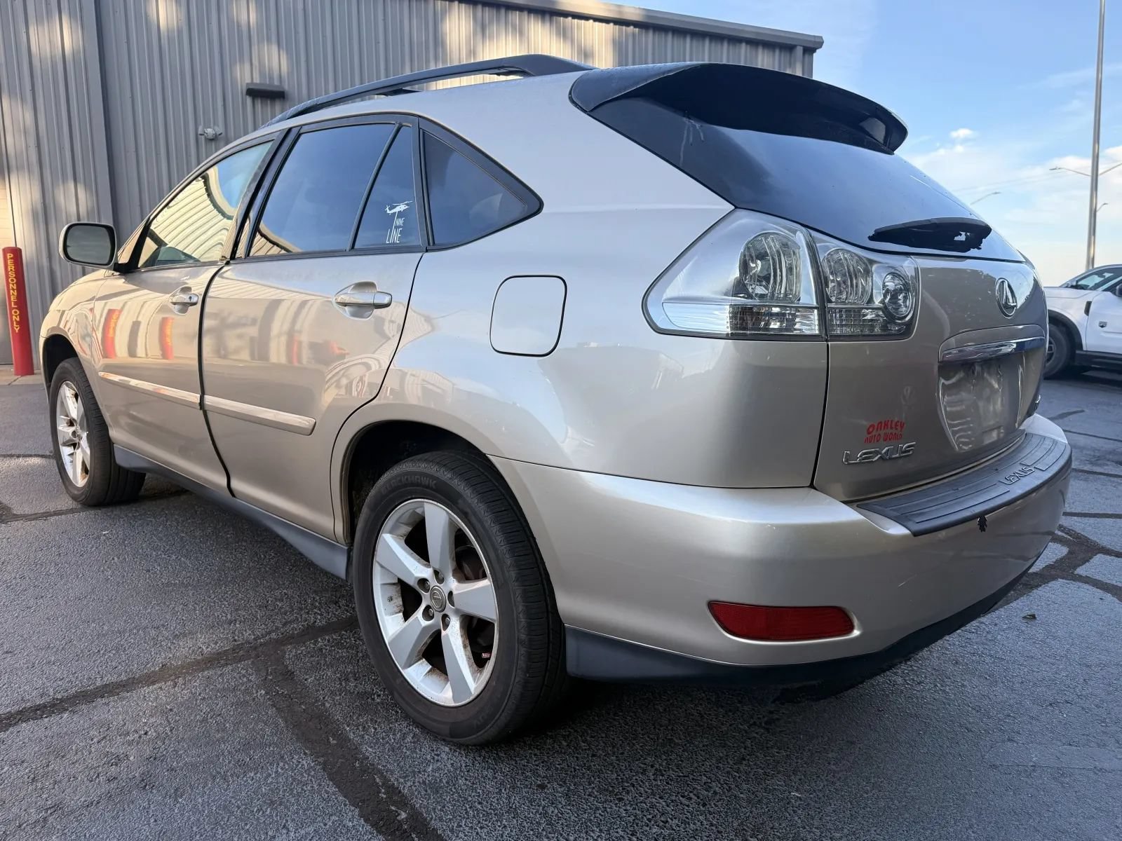 Used 2004 Lexus RX 330 FWD image 2