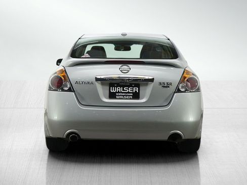 Used 2011 Nissan Altima 3.5 SR w/ 3.5SR Premium Pkg image 4