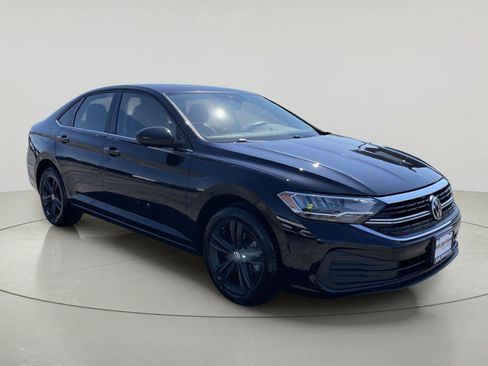 Used 2023 Volkswagen Jetta SE w/ Panoramic Sunroof Package FWD image 1