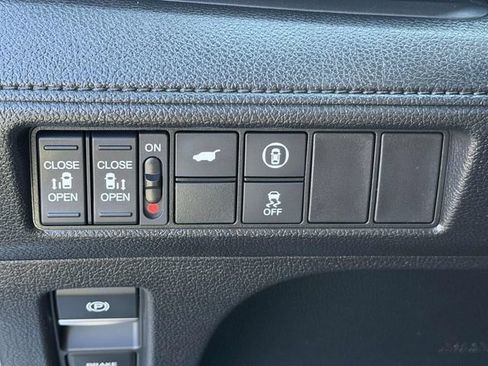 Used 2024 Honda Odyssey EX-L image 18