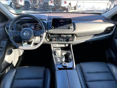 Certified 2023 Nissan Rogue SV w/ SV Premium Package image 21