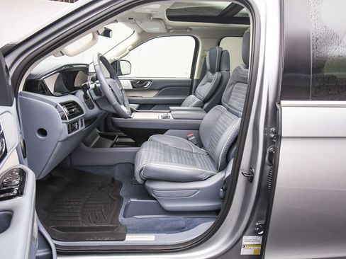 Used 2024 Lincoln Navigator L Black Label image 21