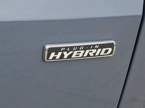 Certified 2025 Ford Escape SE w/ PHEV Premium Package FWD image 7