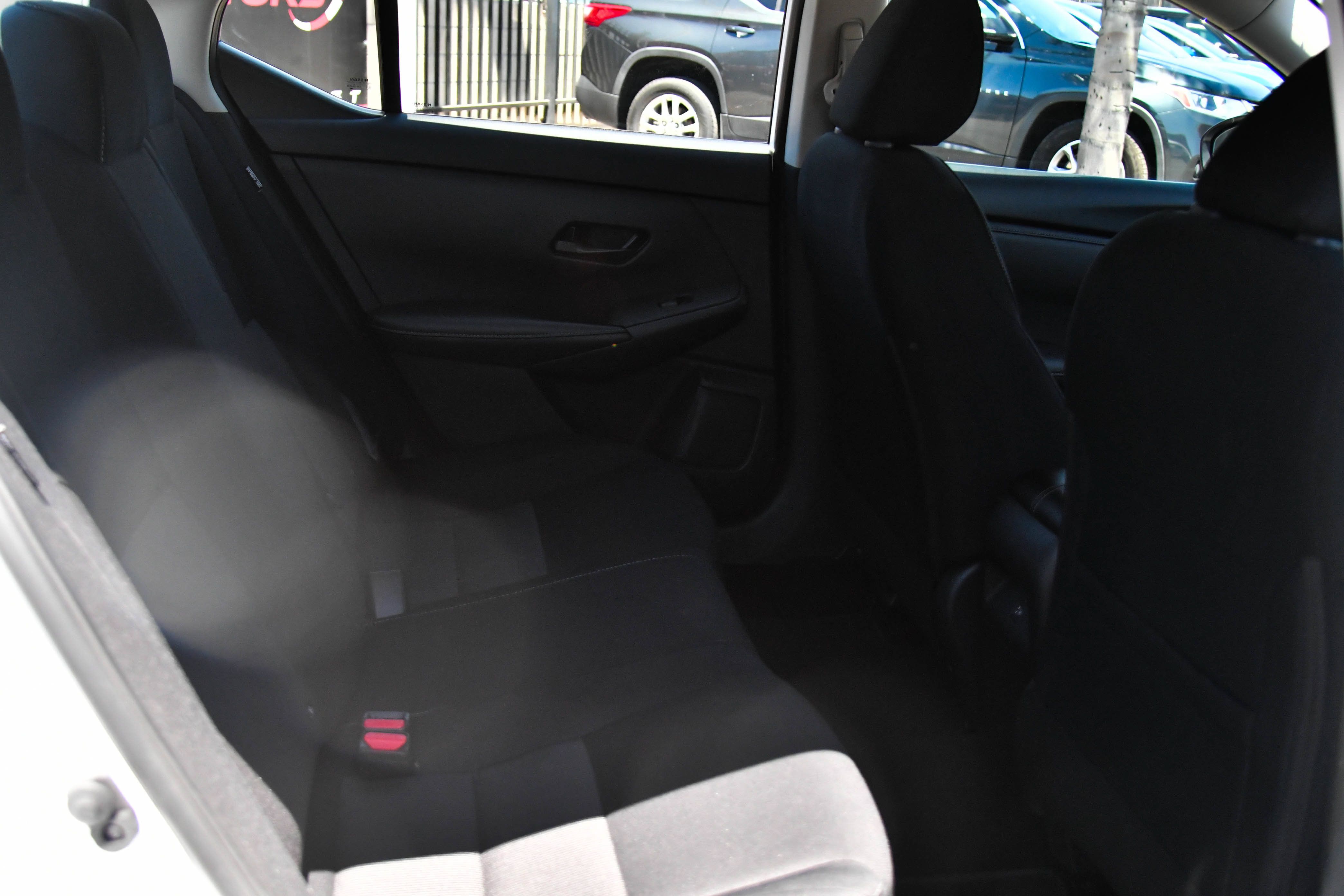 Used 2024 Nissan Sentra SV FWD image 36