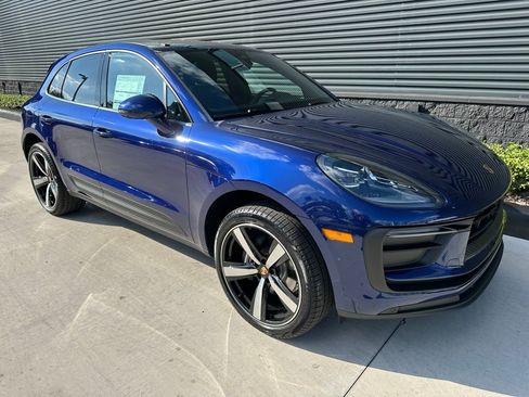 Used 2026 Porsche Macan AWD/4WD image 11