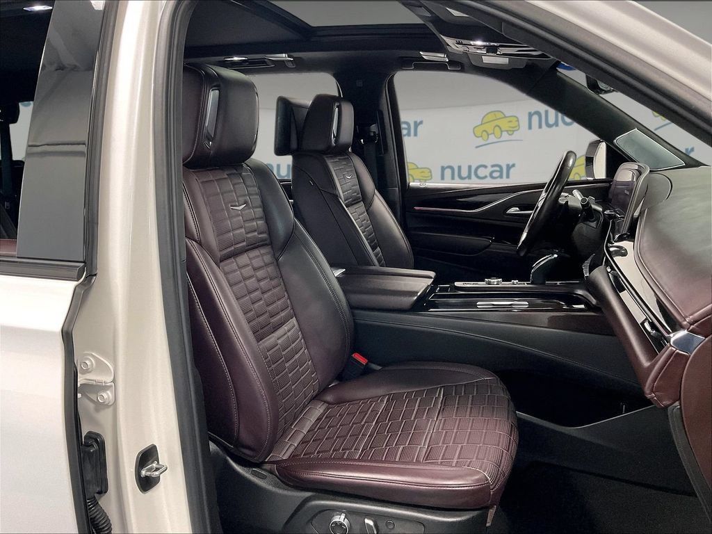 Used 2024 Cadillac Escalade Sport Platinum w/ Heavy-Duty Trailer Package AWD/4WD image 11