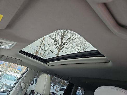 Used 2016 Toyota Highlander XLE image 14