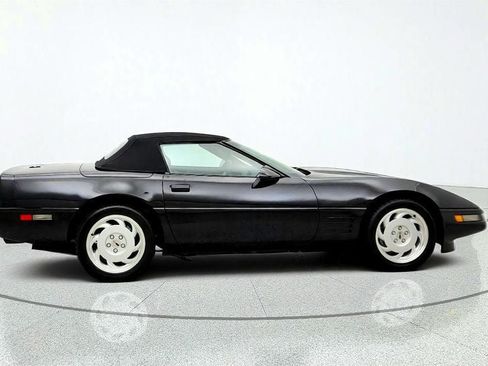 Used 1991 Chevrolet Corvette Convertible RWD image 4