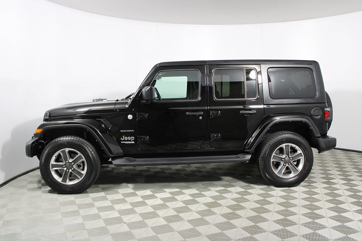 Used 2022 Jeep Wrangler Unlimited Sahara AWD/4WD image 24