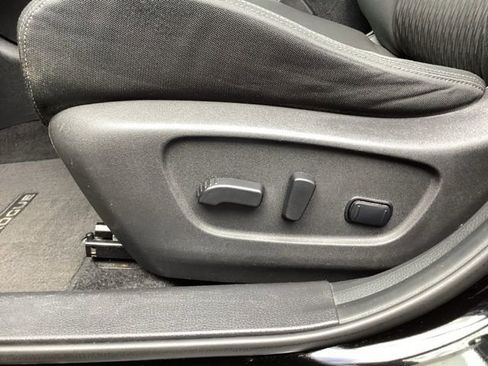 Used 2019 Nissan Rogue SV image 15