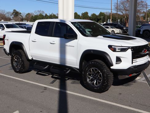 Used 2026 Chevrolet Colorado ZR2 image 2