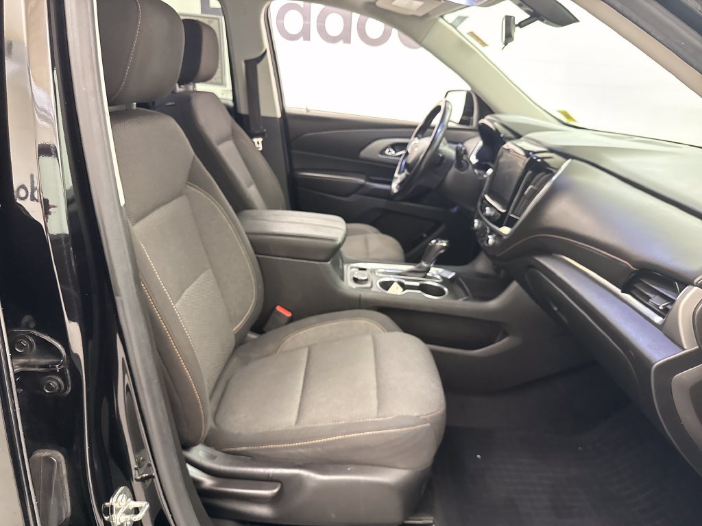 Used 2019 Chevrolet Traverse LT w/ LPO, Floor Liner Package AWD/4WD image 24