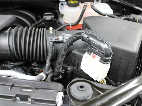 Used 2024 Chevrolet Suburban Premier AWD/4WD image 38