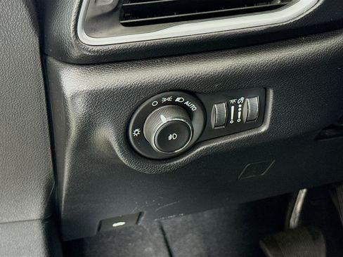 Used 2019 Chrysler Pacifica Touring-L Plus w/ Advanced Safetytec Group image 10