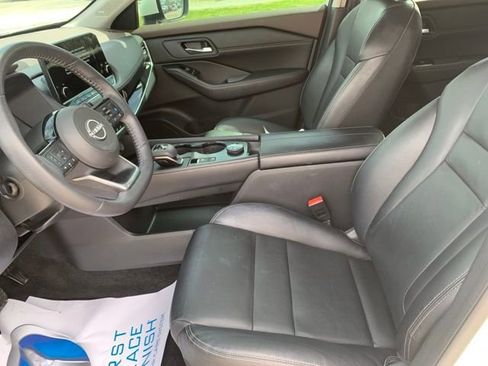 Used 2023 Nissan Rogue SL w/ SL Premium Package image 22