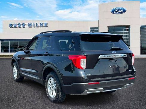 Used 2022 Ford Explorer XLT w/ Equipment Group 202A AWD/4WD image 5