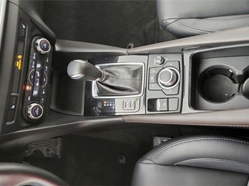 Used 2018 MAZDA MAZDA3 Touring image 21