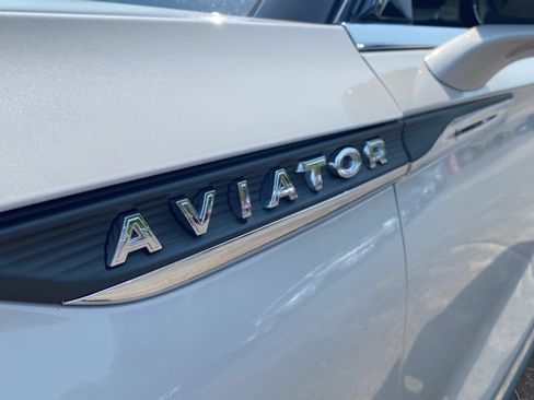 Used 2023 Lincoln Aviator AWD w/ Premium Package image 32