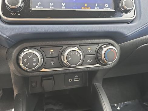 Used 2025 Nissan Versa SV w/ Trunk Package FWD image 28