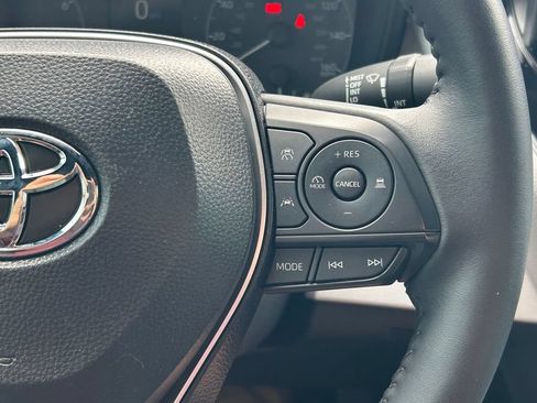 Used 2025 Toyota Corolla SE FWD image 34