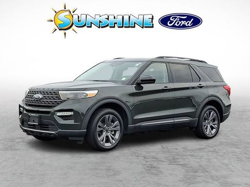 Certified 2022 Ford Explorer XLT w/ Equipment Group 202A AWD/4WD image 3