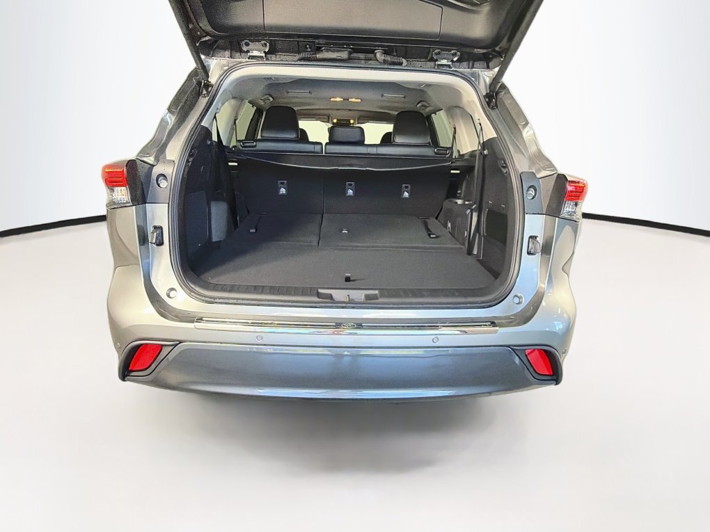 Used 2026 Toyota Highlander Limited AWD/4WD image 27