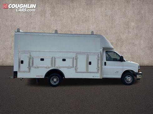 New 2026 Chevrolet Express 4500 w/ Power Convenience Package RWD image 2
