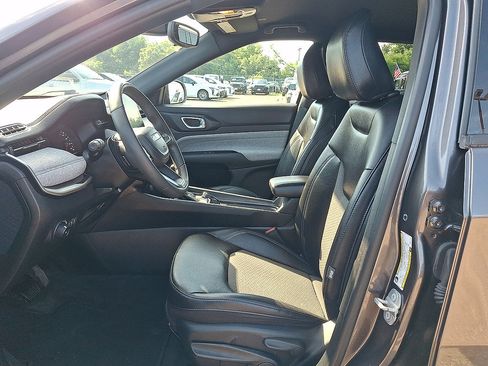 Certified 2023 Jeep Compass Latitude AWD/4WD image 17