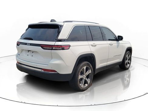 Used 2023 Jeep Grand Cherokee 4WD 4xe image 4