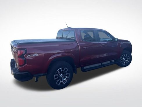 Used 2025 Chevrolet Colorado Z71 w/ Technology Package AWD/4WD image 5