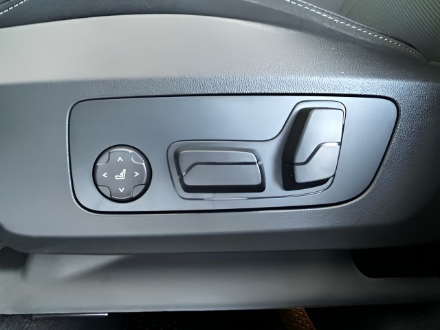 Certified 2026 BMW X1 xDrive28i w/ Technology Package AWD/4WD image 22