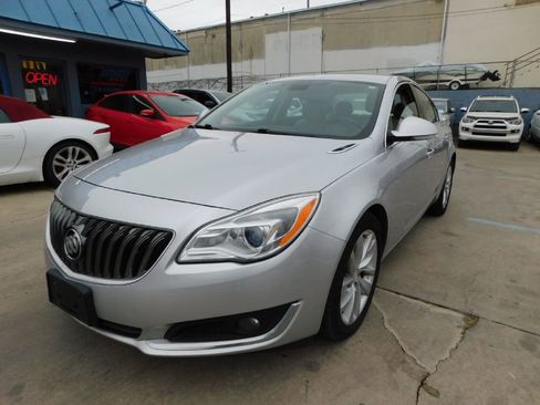 Used 2016 Buick Regal Premium image 3