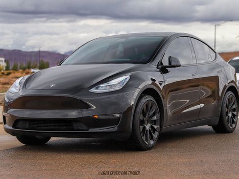 Used 2021 Tesla Model Y Long Range image 14