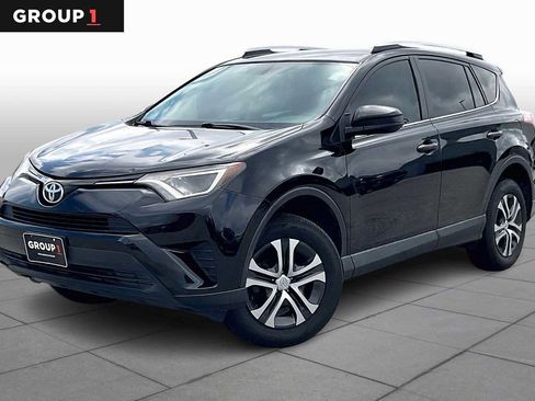 Used 2016 Toyota RAV4 LE image 1