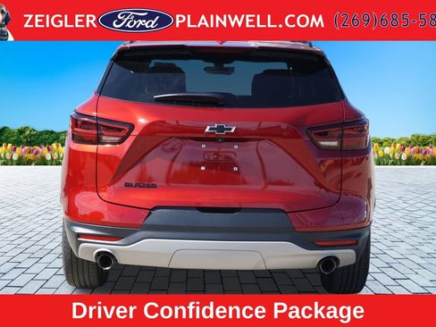 Used 2023 Chevrolet Blazer LT w/ Convenience Package FWD image 4