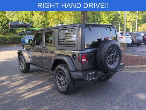 Used 2024 Jeep Wrangler Unlimited Sport w/ Convenience Group AWD/4WD image 3