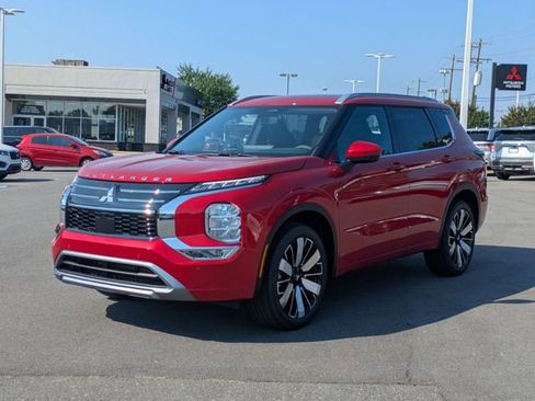 New 2025 Mitsubishi Outlander SEL image 7