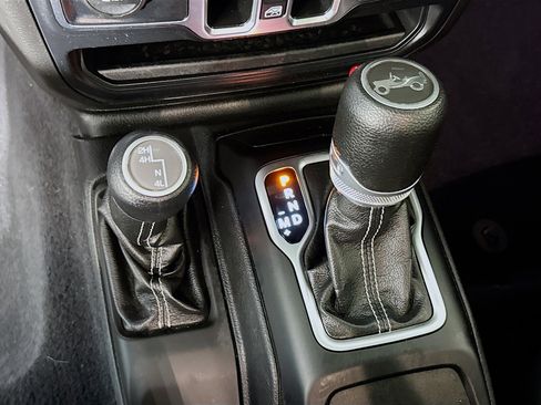 Used 2019 Jeep Wrangler Unlimited Sahara w/ Dual Top Group image 19