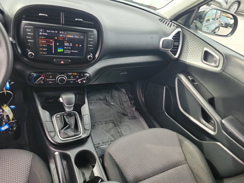 Certified 2024 Kia Soul LX w/ Option Group 015 FWD image 28