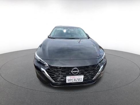 Used 2025 Nissan Sentra SV image 2