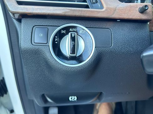 Used 2012 Mercedes-Benz E 350 Sedan image 45