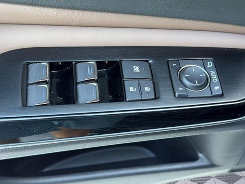 Used 2025 Lexus ES 350 w/ Premium Package FWD image 26