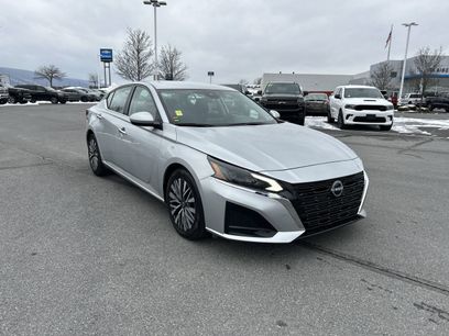 Used 2023 Nissan Altima 2.5 SV